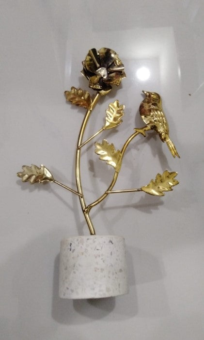 Decorative Showpiece KD-8213 | Elegant Home & Office Decoration Piece