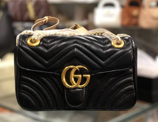 Luxury Gucci Matelassé Crossbody Bag (10 × 7 Inches) | Stylish Black Chevron Shoulder Purse | Elegant Designer Handbag for Women