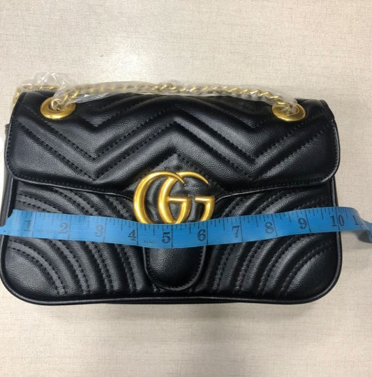 Luxury Gucci Matelassé Crossbody Bag (10 × 7 Inches) | Stylish Black Chevron Shoulder Purse | Elegant Designer Handbag for Women