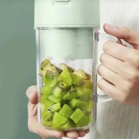 Professional Mini Juicer | Portable Blender & Smoothie Maker | Built-In Straw